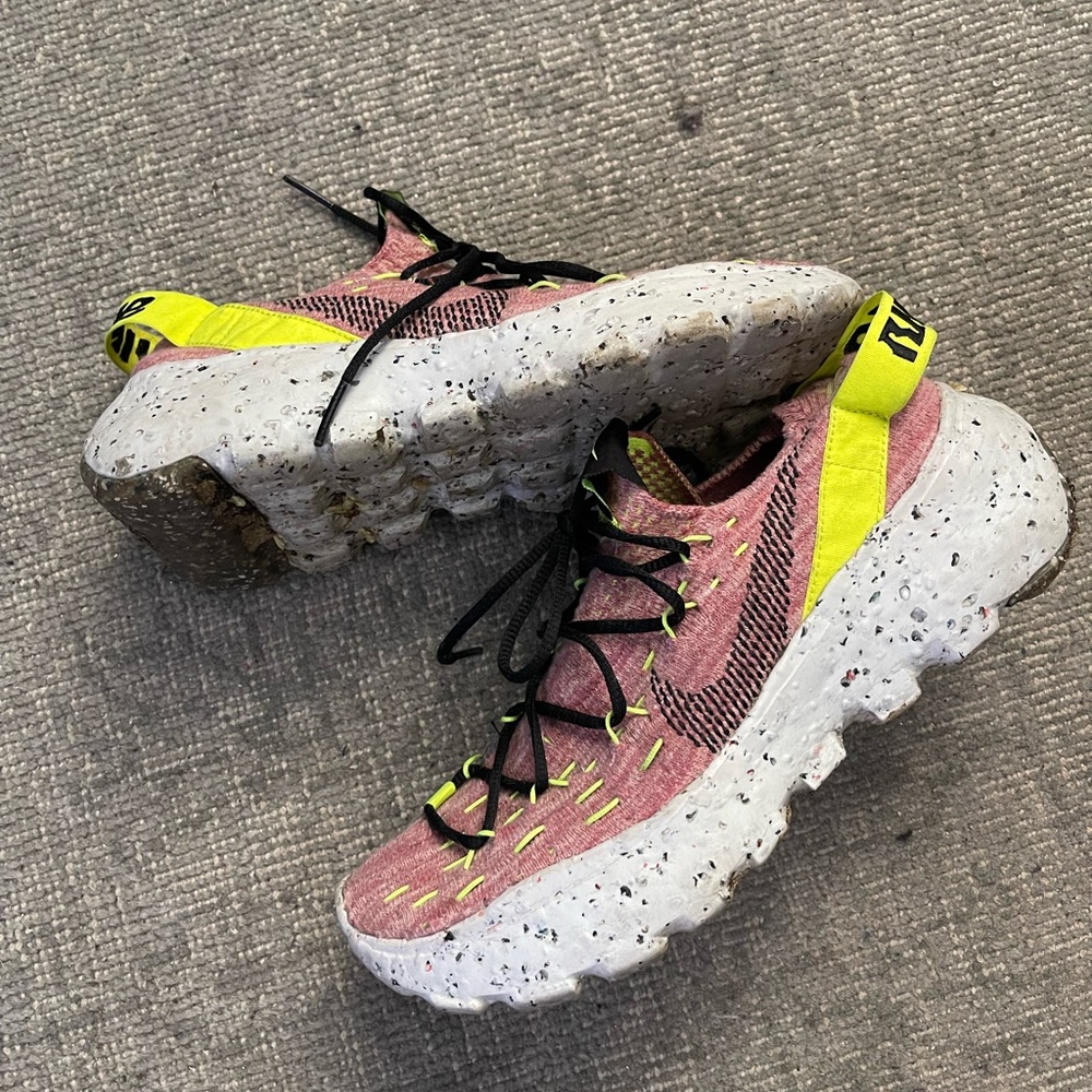 Nike Pink Space Hippie 04